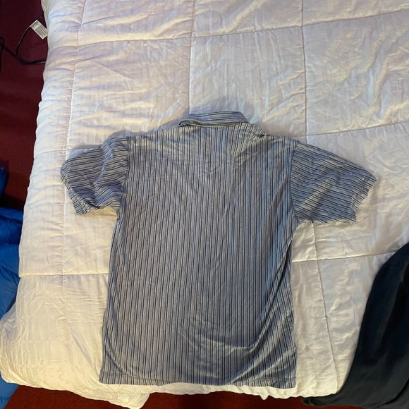 Levi's Large dark blue and blue button up - Picture 2 of 4